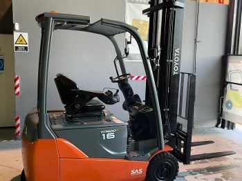 Carretillas-electricas-de-3-ruedas-Triciclos